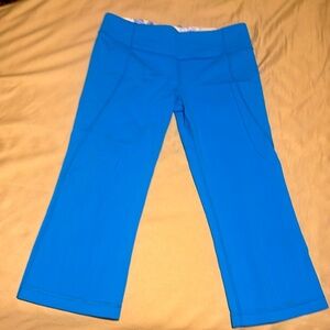 Lululemon 10 Capri Leggings turqoise blue